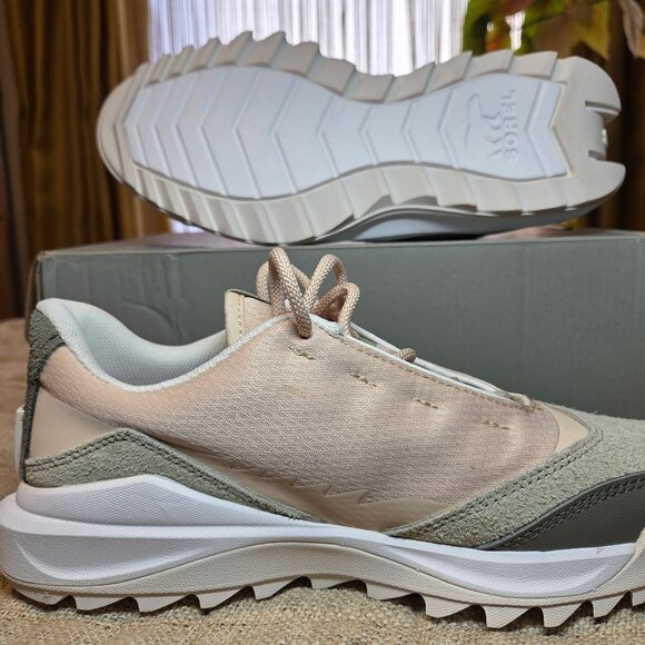 Sorel "Ona" Low Sneaker, NWOB, never worn - Picture 3 of 8